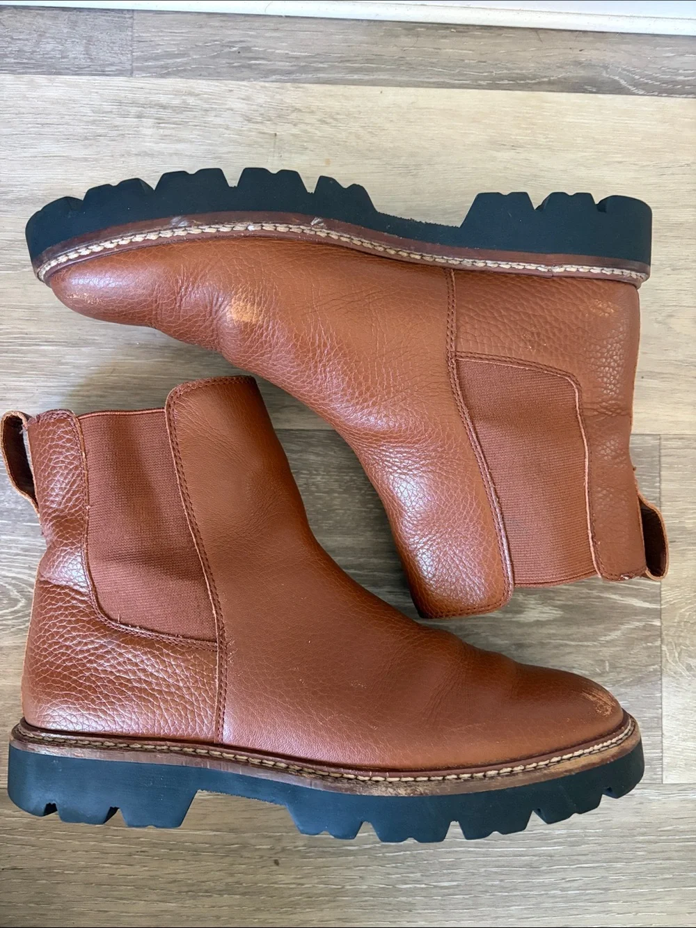 Madewell The Citywalk Lugsole Chelsea Boot In Leather English Saddle